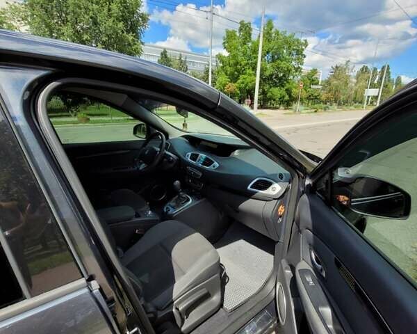 Рено Гранд Сценик 2010 в Киеве на Automoto.ua Черный Рено Гранд Сценик, объемом двигателя 1.4 л и пробегом 210 тыс. км за 7999 $, фото 19 на Automoto.ua