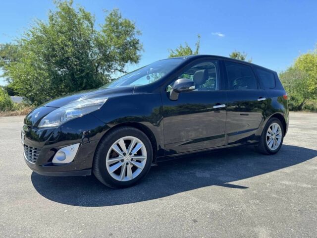 Черный Рено Гранд Сценик, объемом двигателя 2 л и пробегом 158 тыс. км за 9000 $, фото 1 на Automoto.ua