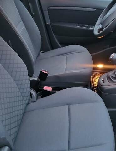 Черный Рено Гранд Сценик, объемом двигателя 1.6 л и пробегом 200 тыс. км за 8350 $, фото 24 на Automoto.ua