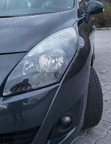 Черный Рено Гранд Сценик, объемом двигателя 1.6 л и пробегом 200 тыс. км за 8350 $, фото 36 на Automoto.ua