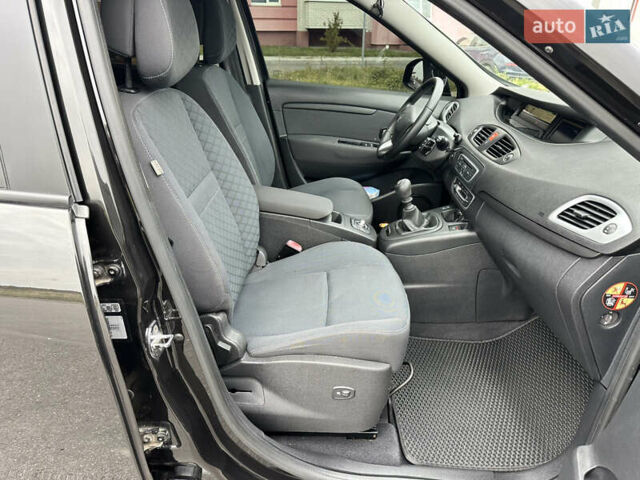 Черный Рено Гранд Сценик, объемом двигателя 1.9 л и пробегом 253 тыс. км за 7999 $, фото 78 на Automoto.ua