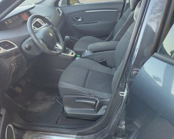 Черный Рено Гранд Сценик, объемом двигателя 1.46 л и пробегом 240 тыс. км за 7000 $, фото 11 на Automoto.ua