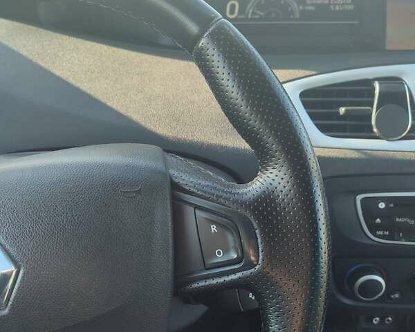 Черный Рено Гранд Сценик, объемом двигателя 1.46 л и пробегом 240 тыс. км за 7000 $, фото 2 на Automoto.ua