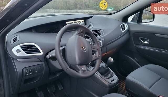 Черный Рено Гранд Сценик, объемом двигателя 1.6 л и пробегом 200 тыс. км за 8350 $, фото 9 на Automoto.ua