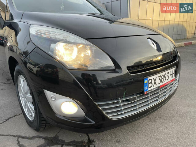Черный Рено Гранд Сценик, объемом двигателя 1.4 л и пробегом 208 тыс. км за 6000 $, фото 49 на Automoto.ua