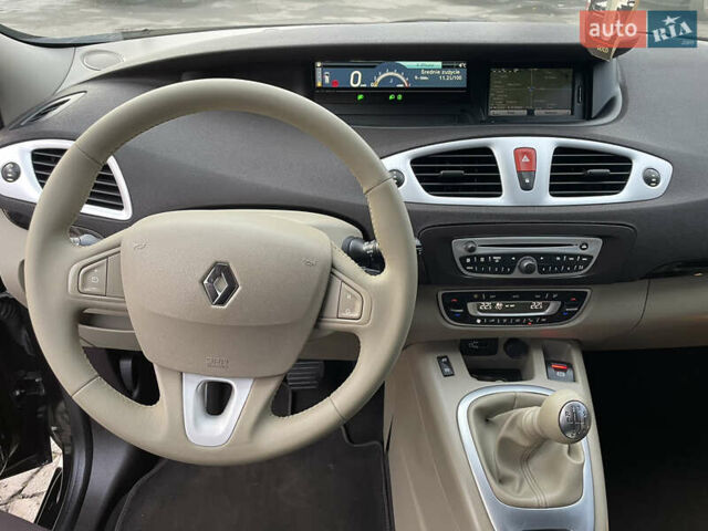Черный Рено Гранд Сценик, объемом двигателя 1.4 л и пробегом 208 тыс. км за 6000 $, фото 19 на Automoto.ua