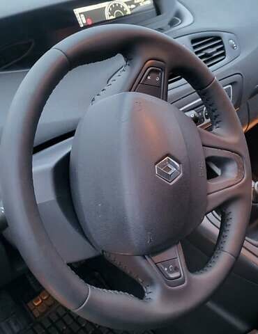 Черный Рено Гранд Сценик, объемом двигателя 1.6 л и пробегом 200 тыс. км за 8350 $, фото 26 на Automoto.ua