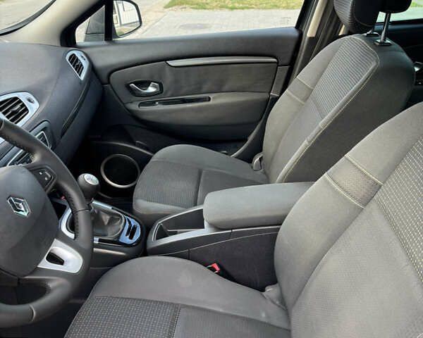 Черный Рено Гранд Сценик, объемом двигателя 1.46 л и пробегом 319 тыс. км за 7000 $, фото 9 на Automoto.ua