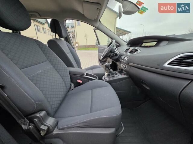 Черный Рено Гранд Сценик, объемом двигателя 1.4 л и пробегом 220 тыс. км за 5999 $, фото 28 на Automoto.ua