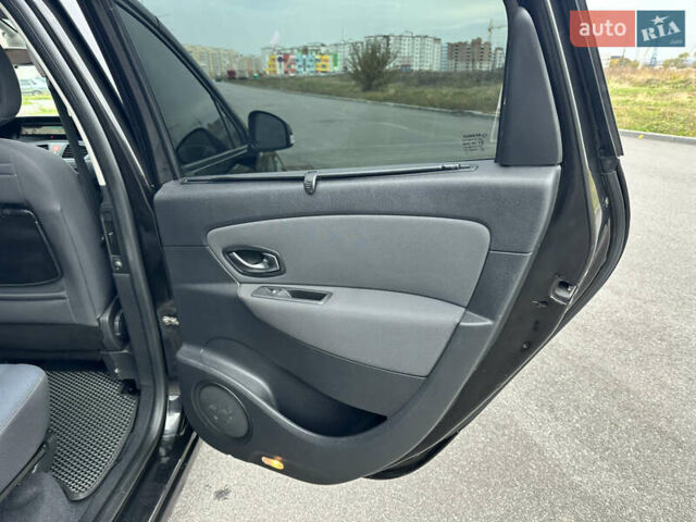 Черный Рено Гранд Сценик, объемом двигателя 1.9 л и пробегом 253 тыс. км за 7999 $, фото 37 на Automoto.ua