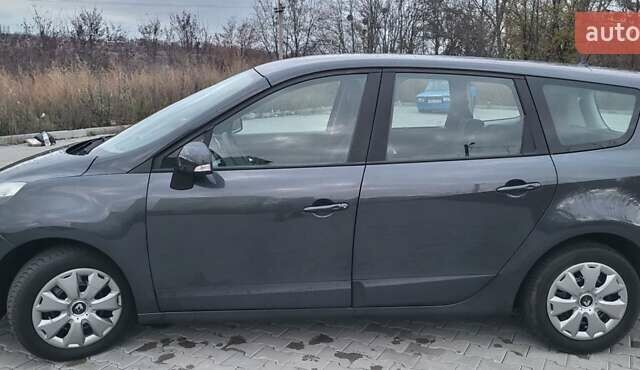 Черный Рено Гранд Сценик, объемом двигателя 1.6 л и пробегом 200 тыс. км за 8350 $, фото 3 на Automoto.ua