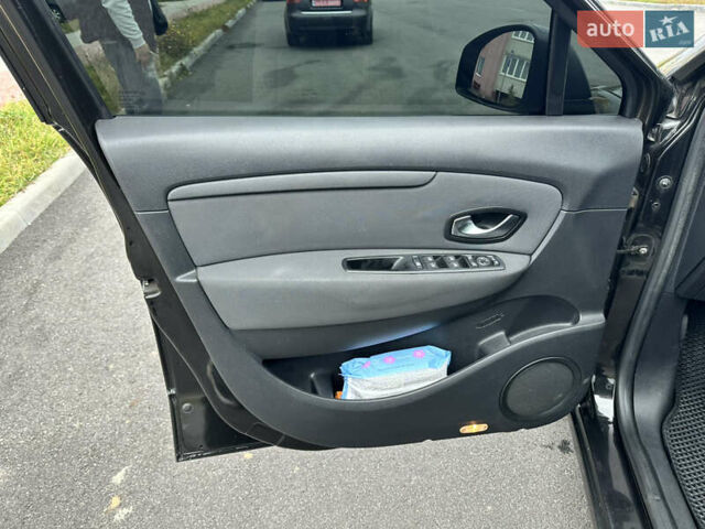 Черный Рено Гранд Сценик, объемом двигателя 1.9 л и пробегом 253 тыс. км за 7999 $, фото 54 на Automoto.ua