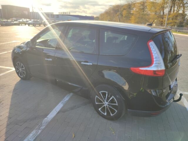 Черный Рено Гранд Сценик, объемом двигателя 1.5 л и пробегом 233 тыс. км за 5999 $, фото 1 на Automoto.ua