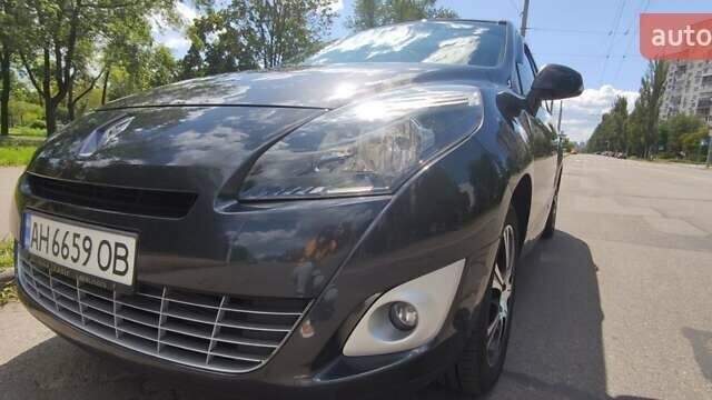 Рено Гранд Сценик 2010 в Киеве на Automoto.ua Черный Рено Гранд Сценик, объемом двигателя 1.4 л и пробегом 210 тыс. км за 7999 $, фото 16 на Automoto.ua