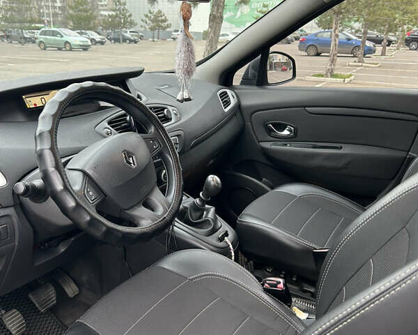 Черный Рено Гранд Сценик, объемом двигателя 1.5 л и пробегом 196 тыс. км за 7600 $, фото 9 на Automoto.ua