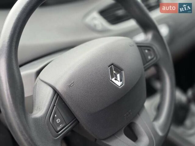 Черный Рено Гранд Сценик, объемом двигателя 1.4 л и пробегом 220 тыс. км за 5999 $, фото 39 на Automoto.ua