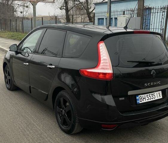 Черный Рено Гранд Сценик, объемом двигателя 1.6 л и пробегом 303 тыс. км за 5900 $, фото 4 на Automoto.ua