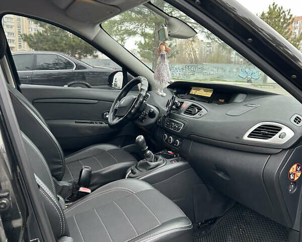 Черный Рено Гранд Сценик, объемом двигателя 1.5 л и пробегом 196 тыс. км за 7600 $, фото 10 на Automoto.ua