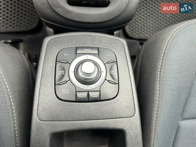 Черный Рено Гранд Сценик, объемом двигателя 1.9 л и пробегом 253 тыс. км за 7999 $, фото 74 на Automoto.ua