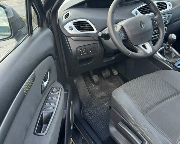 Черный Рено Гранд Сценик, объемом двигателя 1.46 л и пробегом 319 тыс. км за 7000 $, фото 8 на Automoto.ua