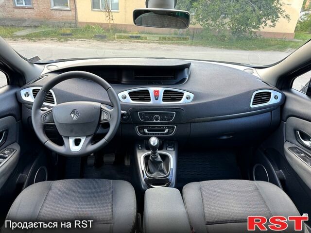 Черный Рено Гранд Сценик, объемом двигателя 1.5 л и пробегом 318 тыс. км за 7100 $, фото 5 на Automoto.ua