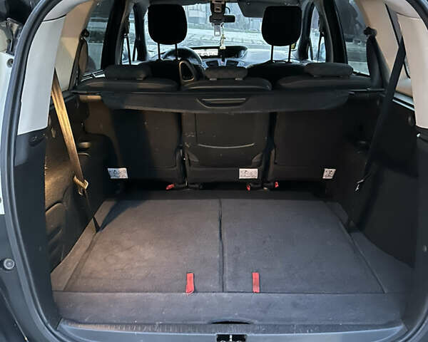 Черный Рено Гранд Сценик, объемом двигателя 1.9 л и пробегом 257 тыс. км за 6800 $, фото 4 на Automoto.ua