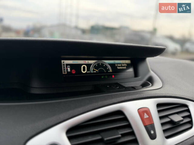 Черный Рено Гранд Сценик, объемом двигателя 1.5 л и пробегом 270 тыс. км за 6250 $, фото 26 на Automoto.ua