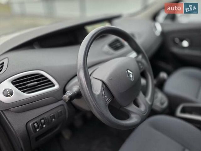 Черный Рено Гранд Сценик, объемом двигателя 1.4 л и пробегом 220 тыс. км за 5999 $, фото 34 на Automoto.ua