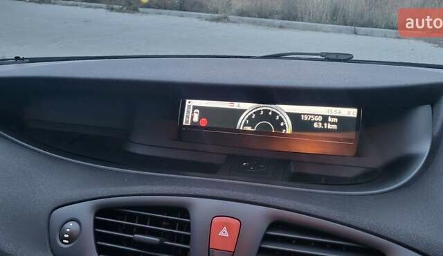 Черный Рено Гранд Сценик, объемом двигателя 1.6 л и пробегом 200 тыс. км за 8350 $, фото 32 на Automoto.ua