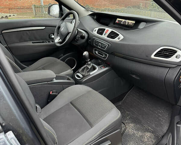 Черный Рено Гранд Сценик, объемом двигателя 1.46 л и пробегом 318 тыс. км за 6550 $, фото 15 на Automoto.ua