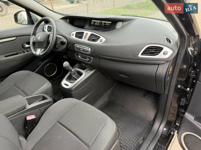 Черный Рено Гранд Сценик, объемом двигателя 1.5 л и пробегом 270 тыс. км за 6250 $, фото 43 на Automoto.ua