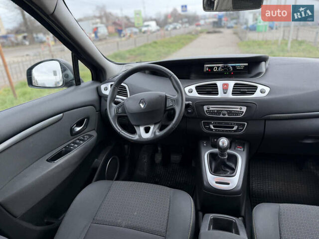 Черный Рено Гранд Сценик, объемом двигателя 1.5 л и пробегом 270 тыс. км за 6250 $, фото 39 на Automoto.ua