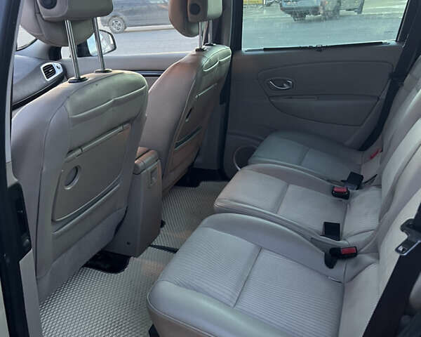 Чорний Рено Гранд Сценік, об'ємом двигуна 1.9 л та пробігом 250 тис. км за 6600 $, фото 11 на Automoto.ua