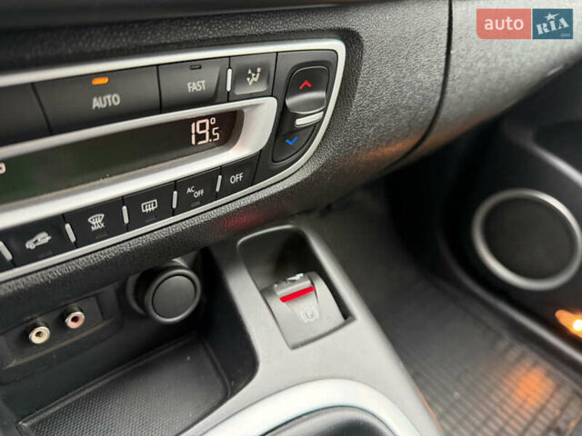 Черный Рено Гранд Сценик, объемом двигателя 1.5 л и пробегом 270 тыс. км за 6250 $, фото 28 на Automoto.ua