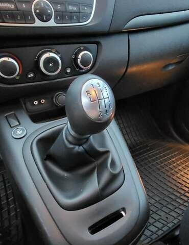 Черный Рено Гранд Сценик, объемом двигателя 1.6 л и пробегом 200 тыс. км за 8350 $, фото 11 на Automoto.ua