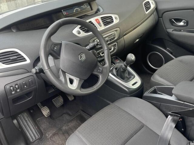 Черный Рено Гранд Сценик, объемом двигателя 1.4 л и пробегом 190 тыс. км за 6200 $, фото 4 на Automoto.ua