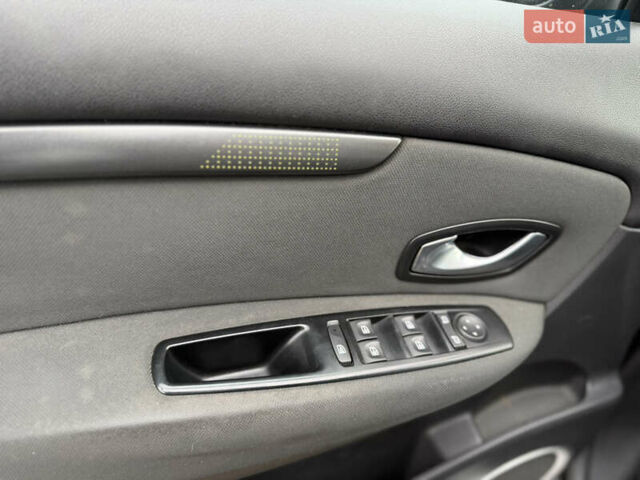 Черный Рено Гранд Сценик, объемом двигателя 1.5 л и пробегом 270 тыс. км за 6250 $, фото 19 на Automoto.ua