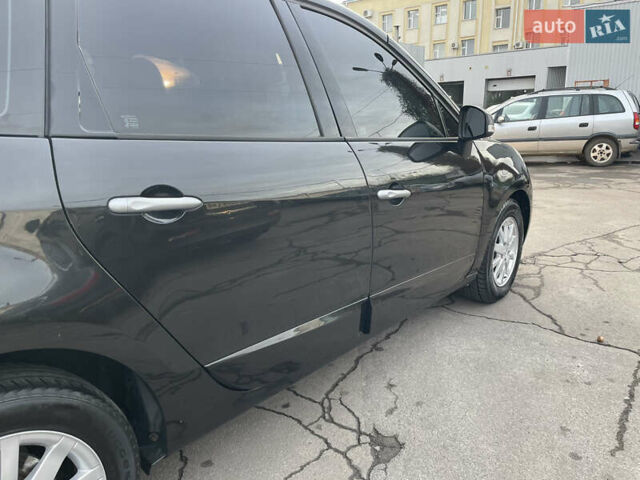 Черный Рено Гранд Сценик, объемом двигателя 1.4 л и пробегом 208 тыс. км за 6000 $, фото 41 на Automoto.ua