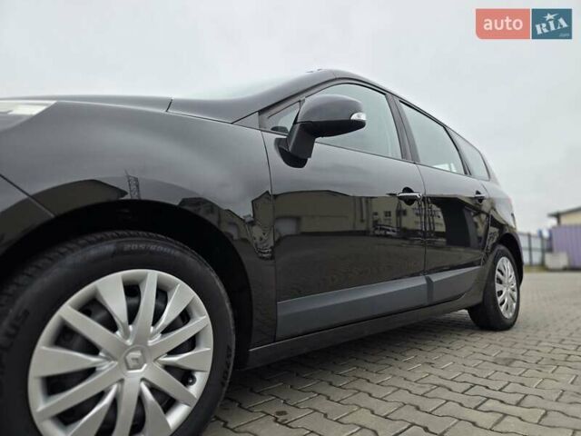 Черный Рено Гранд Сценик, объемом двигателя 1.4 л и пробегом 220 тыс. км за 5999 $, фото 8 на Automoto.ua