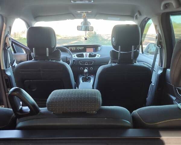 Черный Рено Гранд Сценик, объемом двигателя 1.46 л и пробегом 240 тыс. км за 7000 $, фото 10 на Automoto.ua