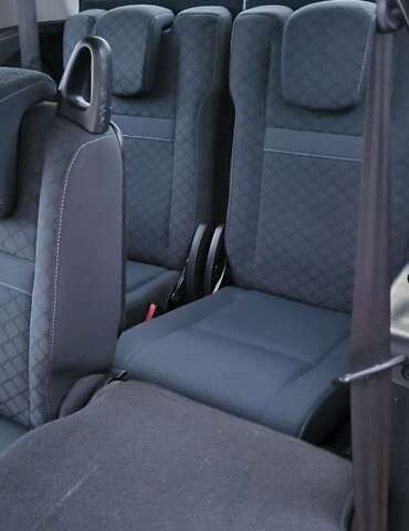 Черный Рено Гранд Сценик, объемом двигателя 1.6 л и пробегом 200 тыс. км за 8350 $, фото 19 на Automoto.ua