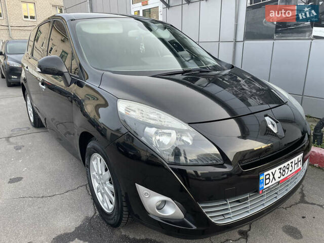 Черный Рено Гранд Сценик, объемом двигателя 1.4 л и пробегом 208 тыс. км за 6000 $, фото 1 на Automoto.ua