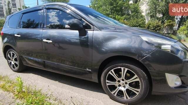Рено Гранд Сценик 2010 в Киеве на Automoto.ua Черный Рено Гранд Сценик, объемом двигателя 1.4 л и пробегом 210 тыс. км за 7999 $, фото 23 на Automoto.ua