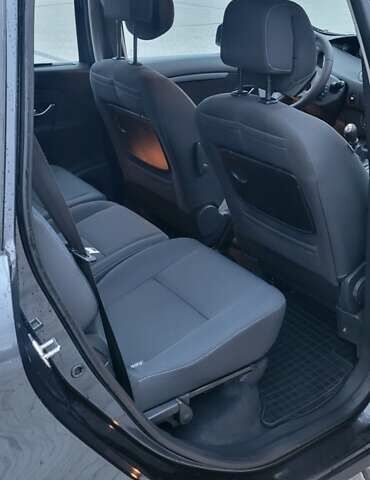 Черный Рено Гранд Сценик, объемом двигателя 1.6 л и пробегом 200 тыс. км за 8350 $, фото 22 на Automoto.ua