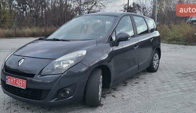 Черный Рено Гранд Сценик, объемом двигателя 1.6 л и пробегом 200 тыс. км за 8350 $, фото 2 на Automoto.ua