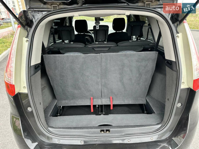 Черный Рено Гранд Сценик, объемом двигателя 1.9 л и пробегом 253 тыс. км за 7999 $, фото 30 на Automoto.ua