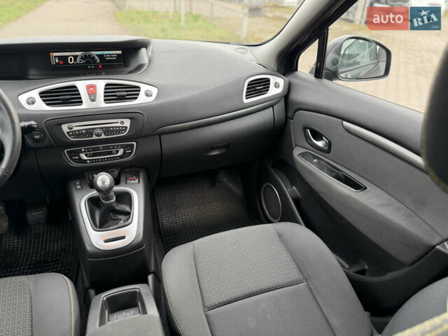 Черный Рено Гранд Сценик, объемом двигателя 1.5 л и пробегом 270 тыс. км за 6250 $, фото 40 на Automoto.ua