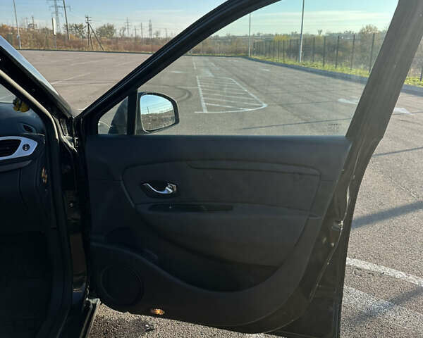 Черный Рено Гранд Сценик, объемом двигателя 1.9 л и пробегом 257 тыс. км за 6800 $, фото 11 на Automoto.ua