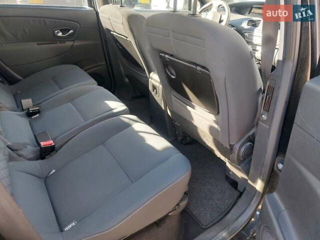 Черный Рено Гранд Сценик, объемом двигателя 1.6 л и пробегом 194 тыс. км за 6800 $, фото 5 на Automoto.ua