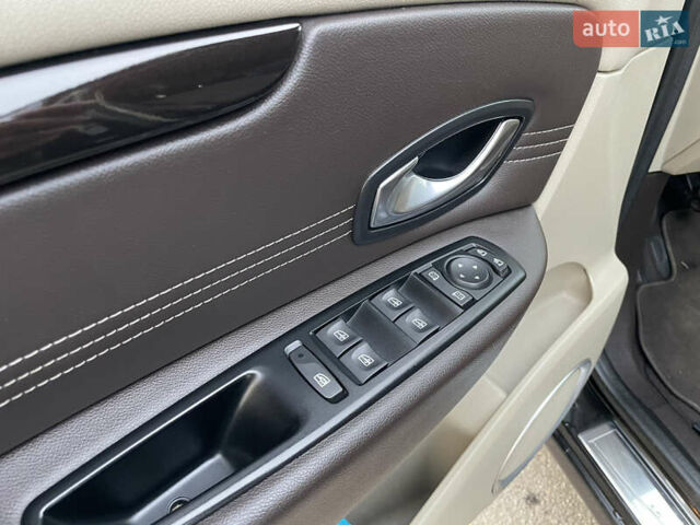 Черный Рено Гранд Сценик, объемом двигателя 1.4 л и пробегом 208 тыс. км за 6000 $, фото 24 на Automoto.ua